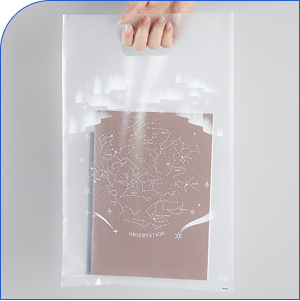 半透明ポリ袋にホワイトインクで個性的に