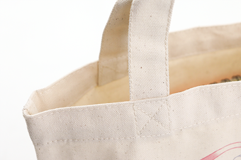 しっかりとした生地のトートバッグ